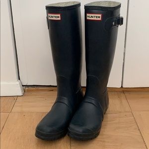 Navy Hunter boots 6M/7F